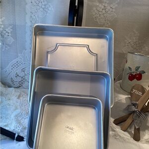 Wilton Performance Square Cake Pans Set 3 Piece  6-8-10”